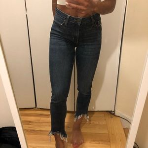 Cropped distressed jeans